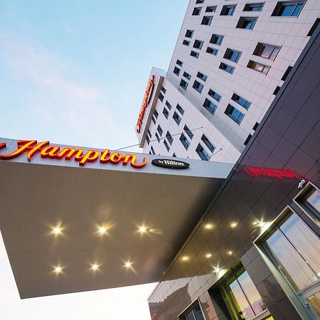 Hampton By Hilton Ufa Hotel Esterno foto